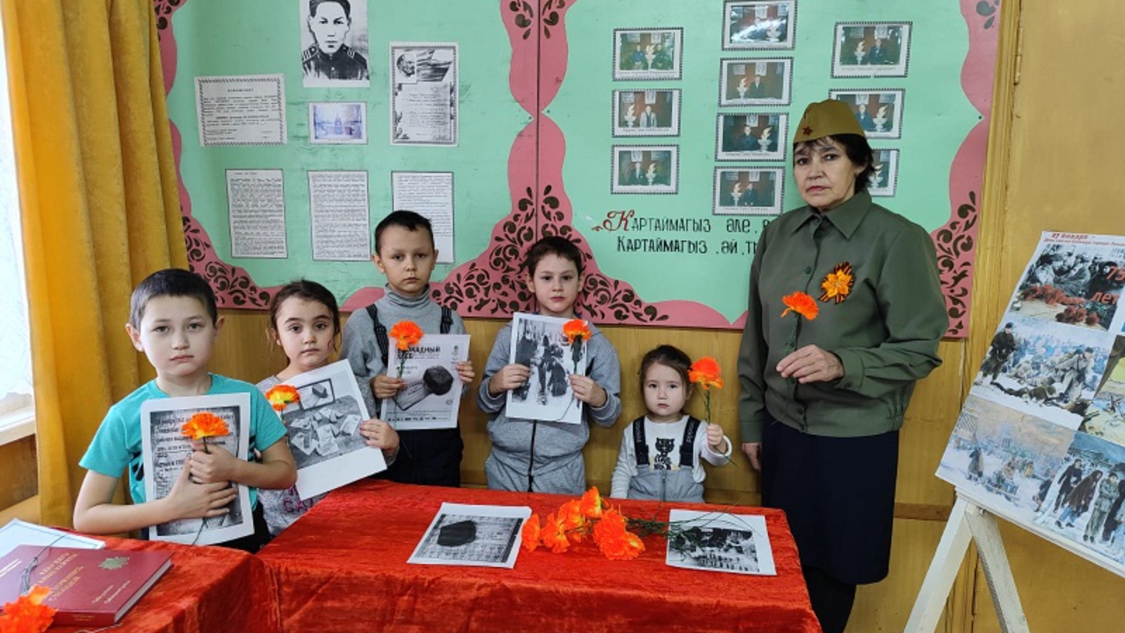 Доходы граждан схема. Прожиточный минимум инфографика. Доходы граждан и прожиточный минимум обществознание 8 класс. Что входит в прожиточный минимум. Набор потребительской корзины.